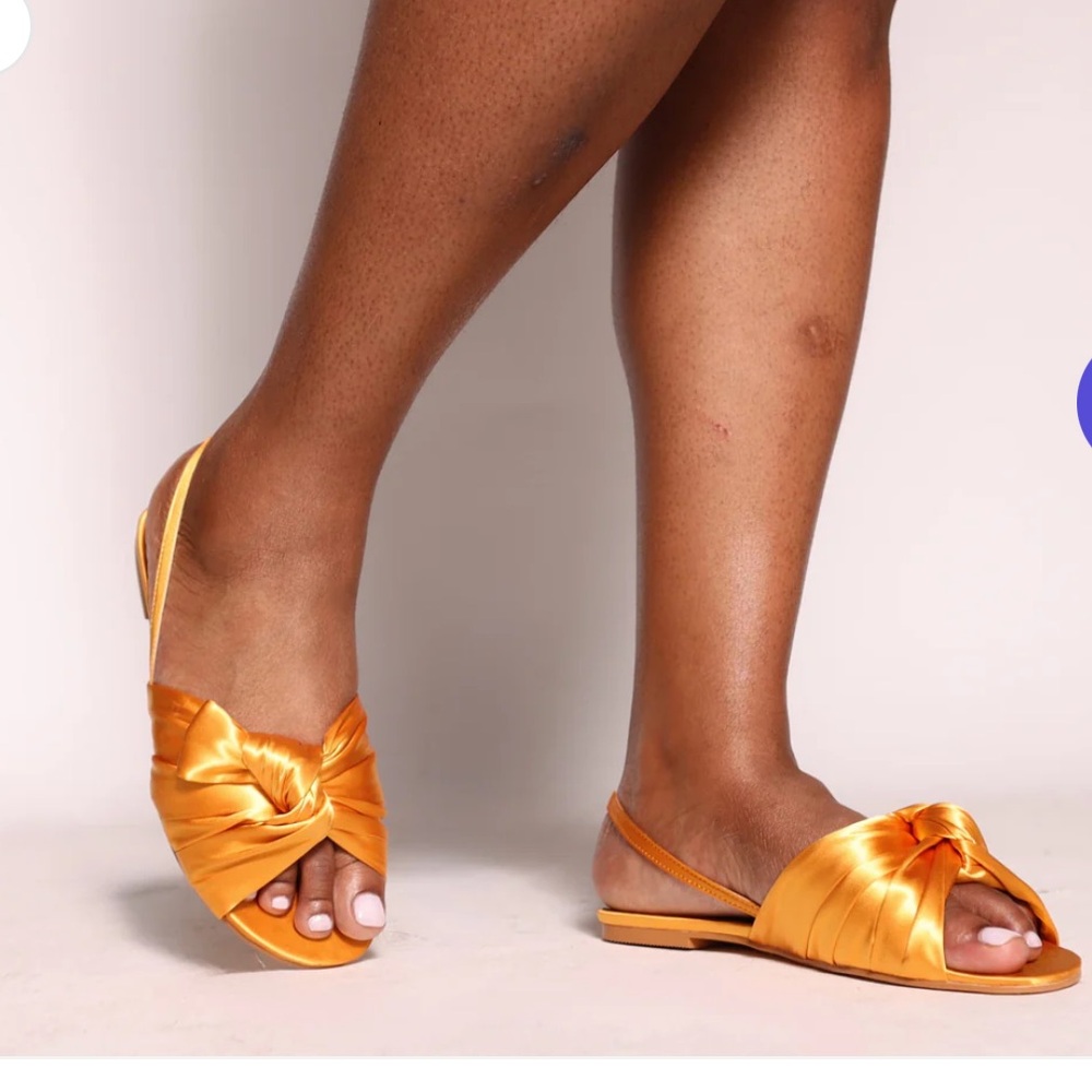 NIB Lila Sandals Marigold size 11